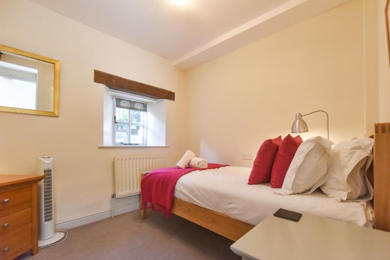Church Farm Holiday Cottages - Pinster Cottage 阿什伯恩 外观 照片